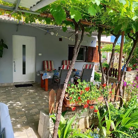 Holiday home Fuer 4 Personen Ca 40 Qm In Sijana, Istrien Istrische Riviera Pula